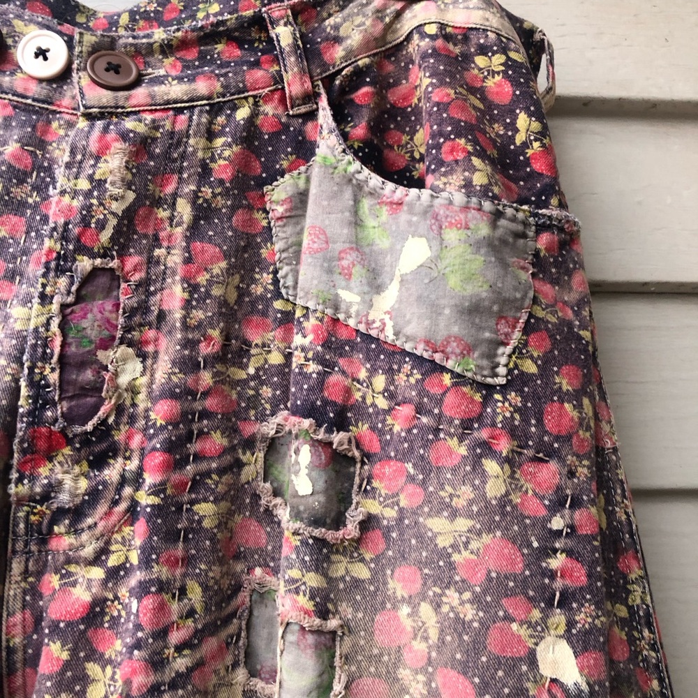 🍓🍓 Magnolia Pearl Strawberry fruit market Patterned Denim Ret 600